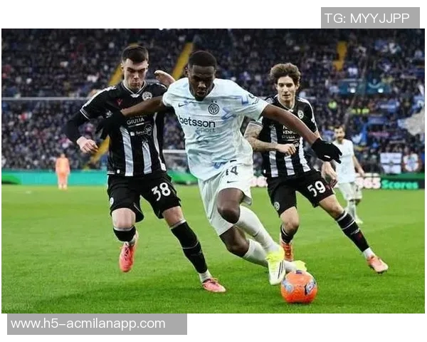 阿坎吉称赞阿森纳实力强劲但仍认为拜仁是欧洲最强球队