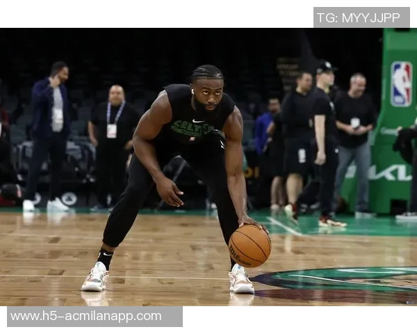 杰伦布朗强调比赛态度：全力以赴才配站上赛场